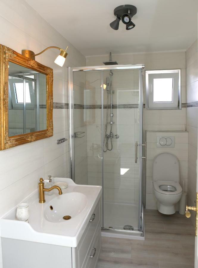 Sweet Suite With Free Private Parking Пула Екстериор снимка