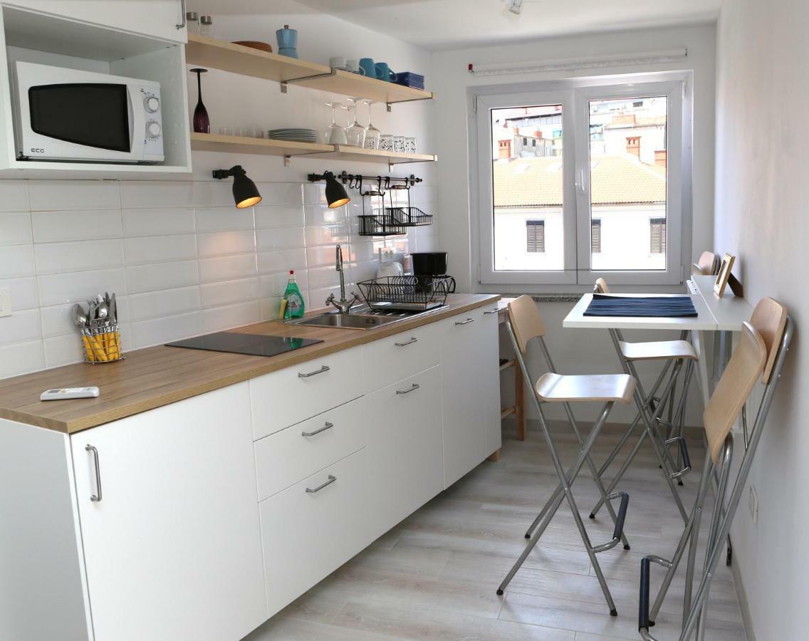 Sweet Suite With Free Private Parking Пула Екстериор снимка